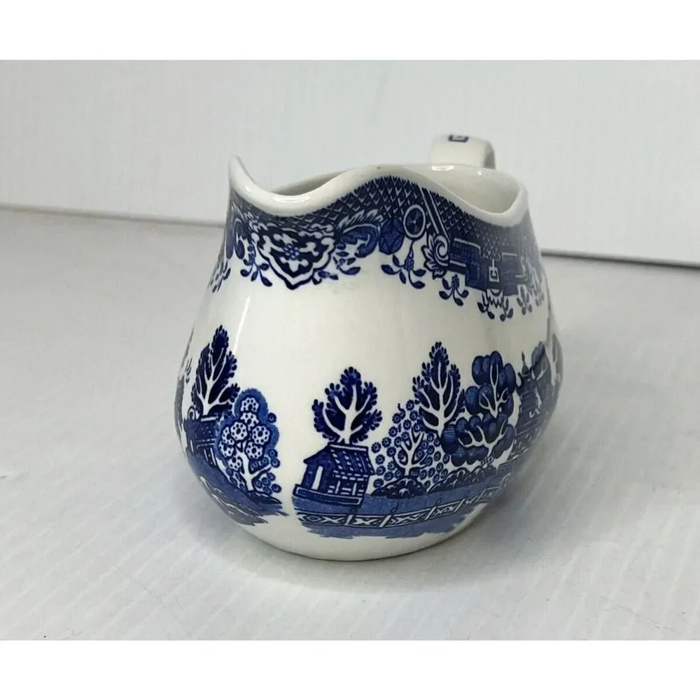 Vintage Woods & Sons~Blue Willow /“WILLOW”~Gravy Boat~Woods Ware/England~💙~NICE